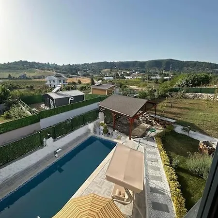 With Swimming Pool Yalova (Yalova)