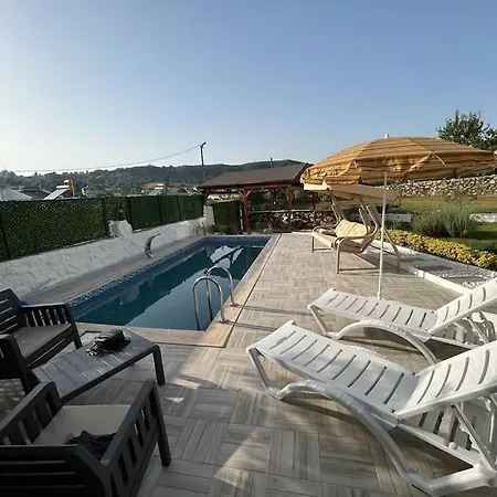 With Swimming Pool Yalova (Yalova)