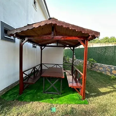 Willa With Swimming Pool Yalova (Yalova)